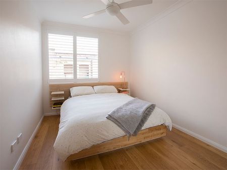 Stylish One Bedroom in Prime Location - Photo 3