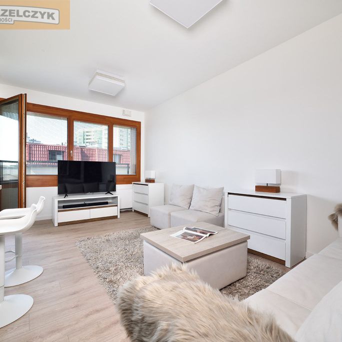 Ochota apartamentowiec 45m2 garaż - Zdjęcie 1