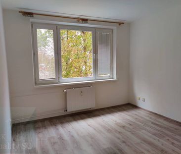 PRENAJATÉ -SENEC NA PRENÁJOM nezariadený 3 izbový byt s loggiou a p... – Fotografia 3