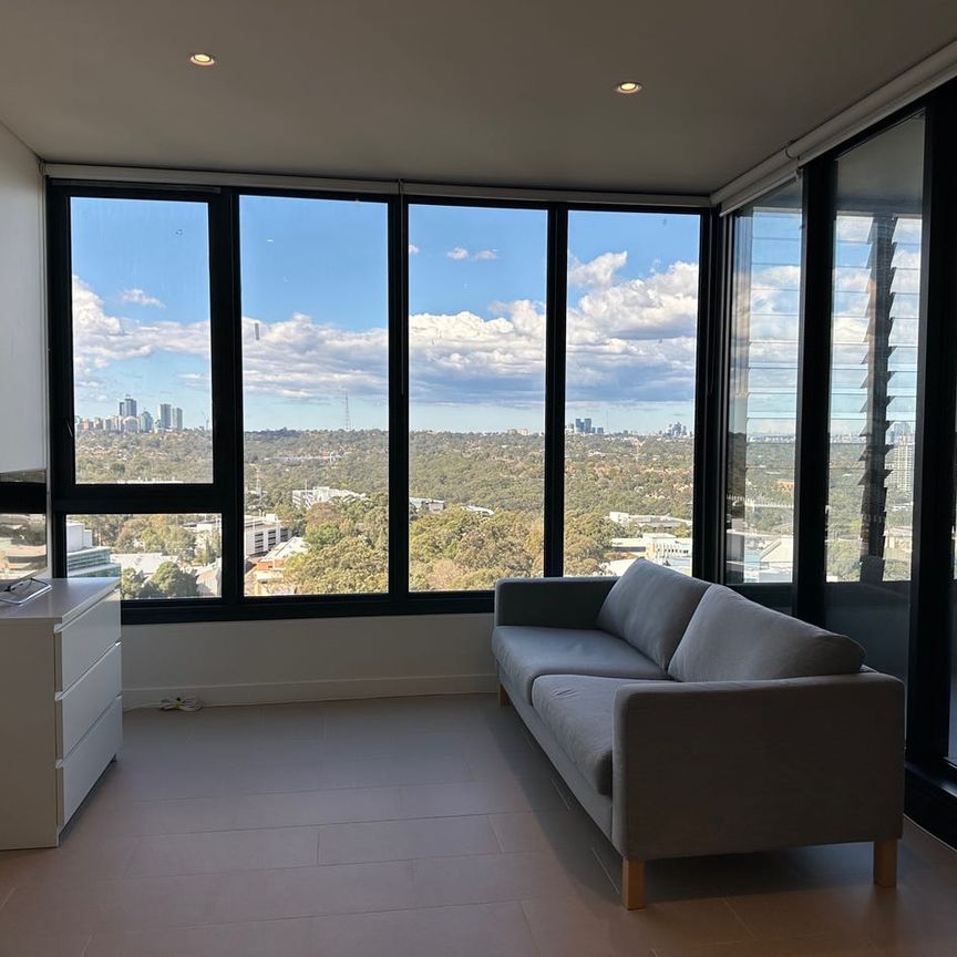 Luxury Furnished 1 Bedroom + 1 Study Apartment with Stunning City Views - Photo 1