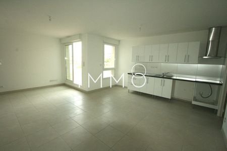 Location Appartement 3 pièces 65m² MARSEILLE 8ème - Photo 4