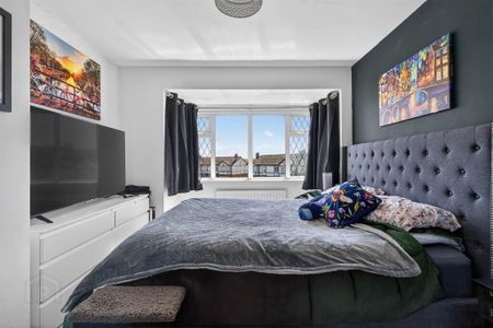 28 Meadowvale Avenue, Carryduff, Belfast, BT8 8QY - Photo 5