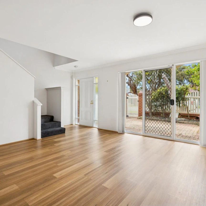 Spacious Terrace Townhouse in the Raphael Park Precinct - Photo 1