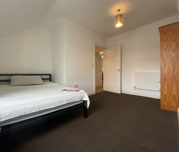 Llanbleddian Gardens, Cathays - Photo 3