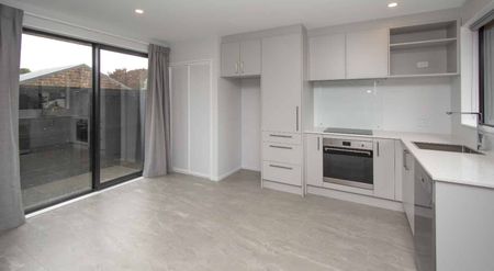 Easy care Townhouse - Photo 3