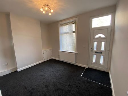 2 bed end of terrace house to rent in Scarlett Street, Burnley, BB11 - Photo 2