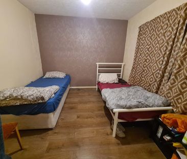 Lavender Rise, UB7, West Drayton - Photo 1