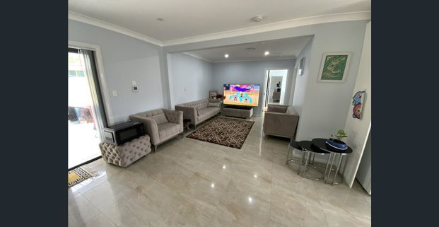 Near New four-bedroom house for rent - Photo 1