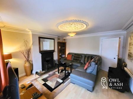 32a Main Street, Royal Hillsborough, BT26 6AE - Photo 2