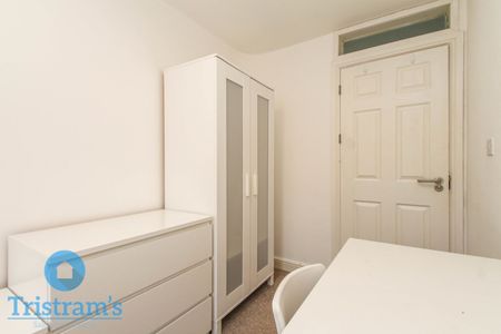 2 bed Apartment for Rent - Photo 2