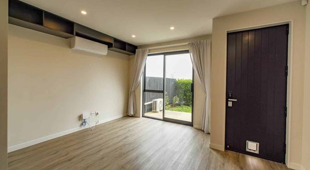 This 3-bedroom home within easy walking distan... - Photo 1