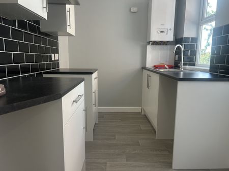 Chapel Street - Photo 2