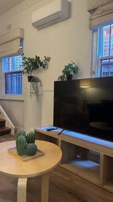 Caulfield North - Photo 1