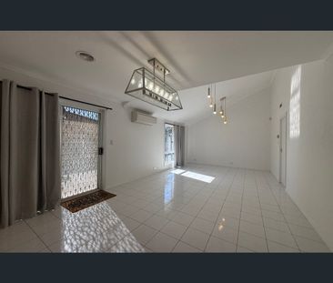 21 Panorama Drive, Hillside, Vic 3037 - Photo 1