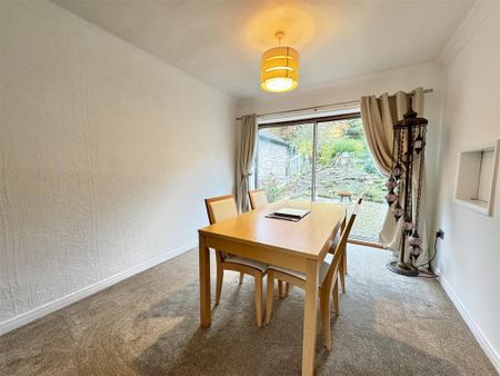 4 bedroom detached house to rent - Photo 4