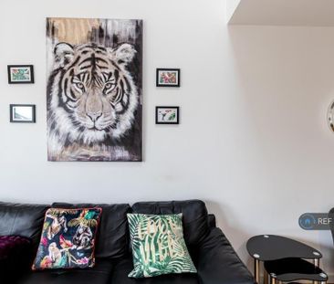 3 bedroom flat to rent - Photo 4