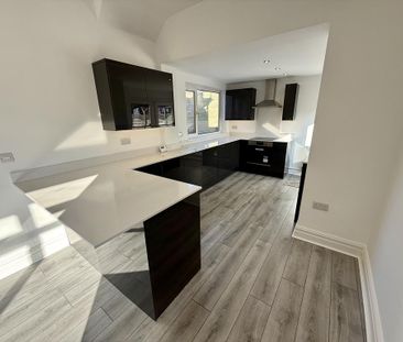 3 bedroom semi-detached house to rent - Photo 6