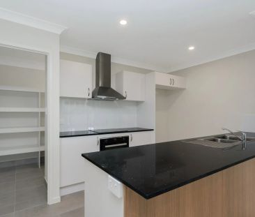 New Estate, New Home, New Lifestyle. - Photo 4