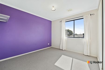 Large Home With Fantastic Big Backyard - Photo 2