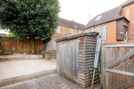 3 bedroom terraced house to rent - Photo 4