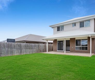 Family Home with Large Backyard and Air Conditioning! - Photo 2