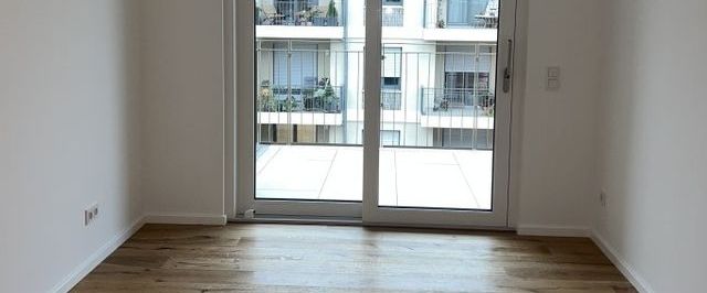 Barrierefreie Dachwohnung mit 2 Balkonen an der Elbe in beliebten HafenCity! Erstbezug! - Foto 1