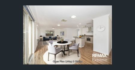 Great 4x2 Family Home - Convenient Location - Photo 3