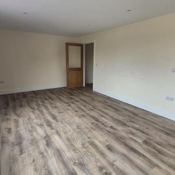 3 bedroom apartment to rent - Photo 1