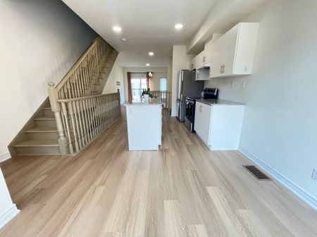 For Lease - 41 Winters Crescent, Collingwood, Ontario - Photo 2