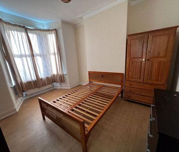 5 bedroom property to rent - Photo 1