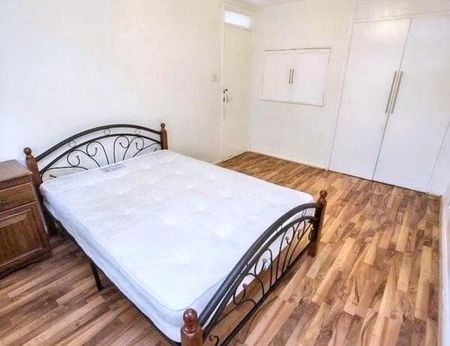 4 bedroom terraced house to rent - Photo 5