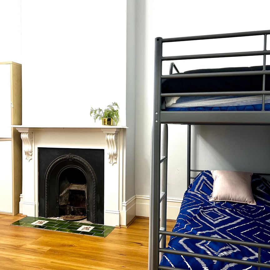 North Melbourne - Photo 1