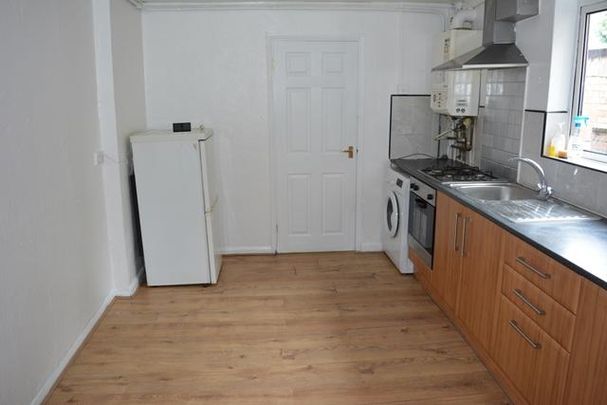 1 bedroom ground floor flat to rent - Photo 1