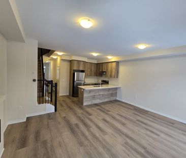 For Lease - 28 Seahorse Common, Cambridge, Ontario - Photo 2