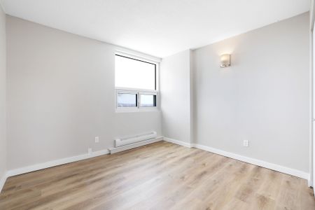 For Lease - 1380 Prince of Wales Drive, Mooneys Bay - Carleton Heights and Area, Ontario - Photo 5