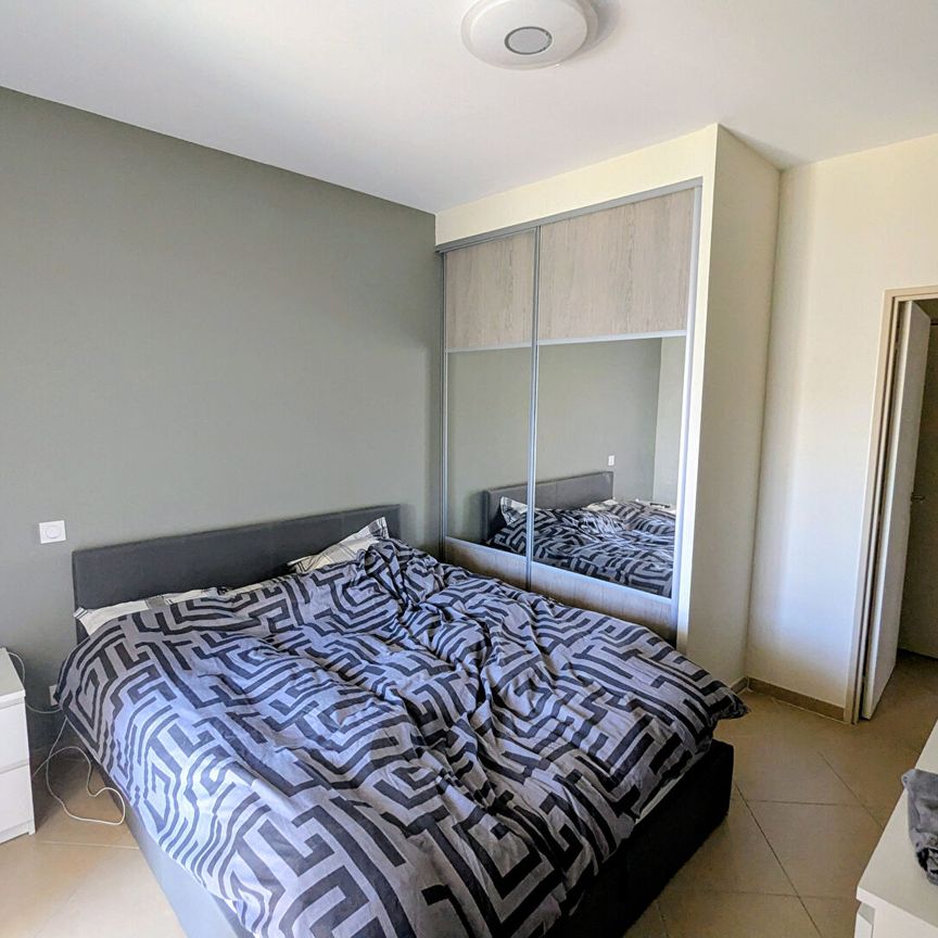 AIX LA DURANNE APPARTEMENT T2 MEUBLE TERRASSE ET GARAGE, - Photo 1