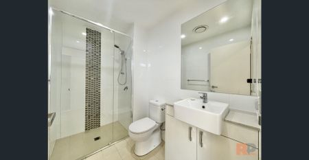 1x1 Modern Executive Living - Photo 5