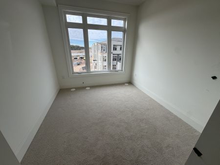 For Lease - 3299 Taha Gardens, Oakville, Ontario - Photo 3