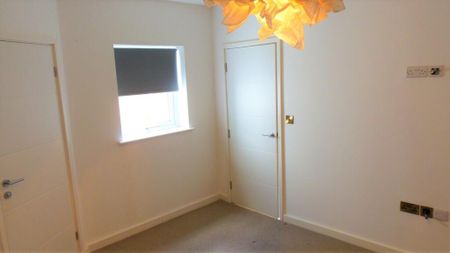 2 bedroom ground floor flat to rent - Photo 5