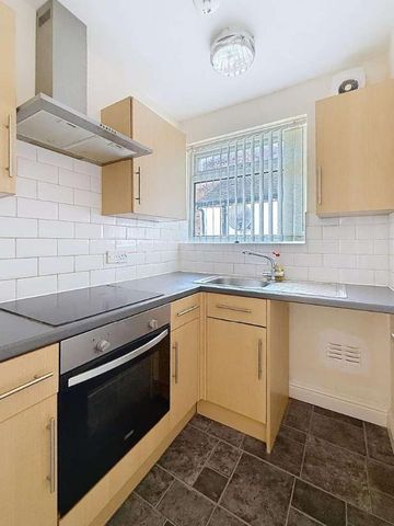 First Floor Flat, Newport Street, Middleport, Stoke-on-trent, ST6 - Photo 5