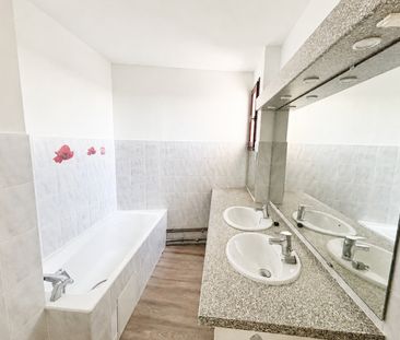 Location Appartement 2 pièces 59m² - Photo 6