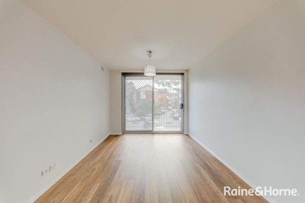 Modern and Stylish Two Bedroom - Photo 1