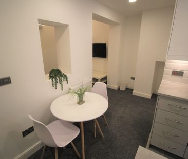 Basement Flat, 30 Ebor Place, LS6 1NR, Leeds - Photo 3