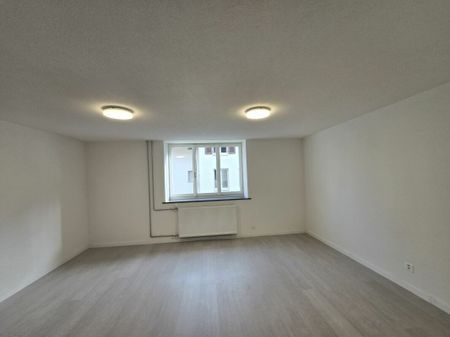 Appartement de 2,5 pièces au rez-de-chaussée - Photo 2