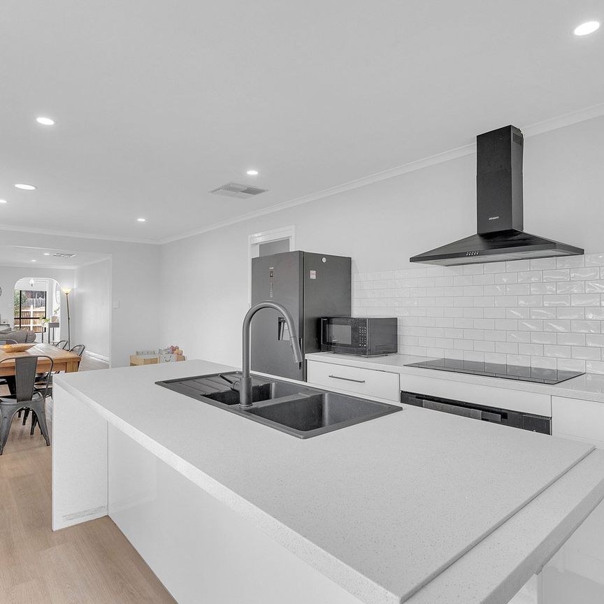 21 Kinlora Avenue, Epping VIC 3076 - Photo 1