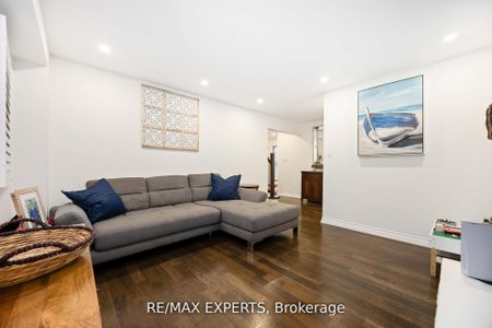 For Lease - 93 Stiver Drive, Newmarket, Ontario - Photo 3