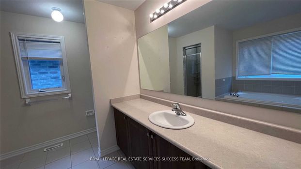 For Lease - 1915 Douglas Langtree Drive, Oshawa, Ontario - Photo 1