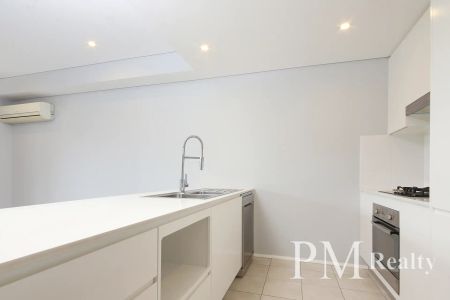 Spacious 3 Bedroom Apartment Plus Study - JOHN STREET ENTRANCE DOOR 1 - Photo 4