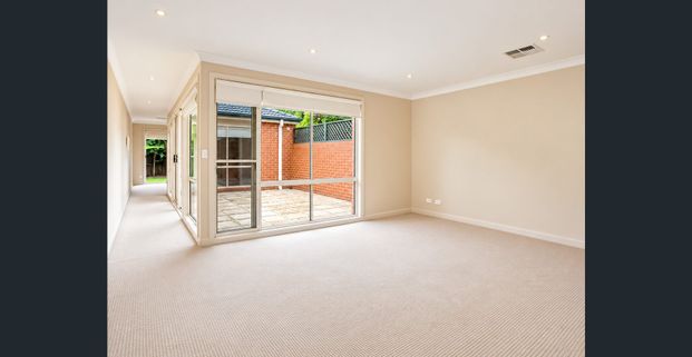 Quiet Area, Walk to Epping Station - Photo 1