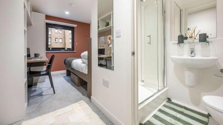 1 bedroom in a flat share to rent - Photo 3